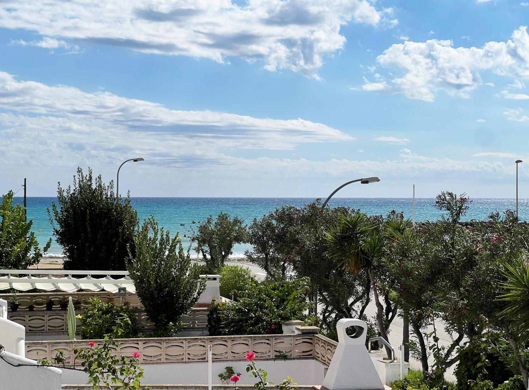 קוניט Espectacular Sunny House In The Beach מראה חיצוני תמונה